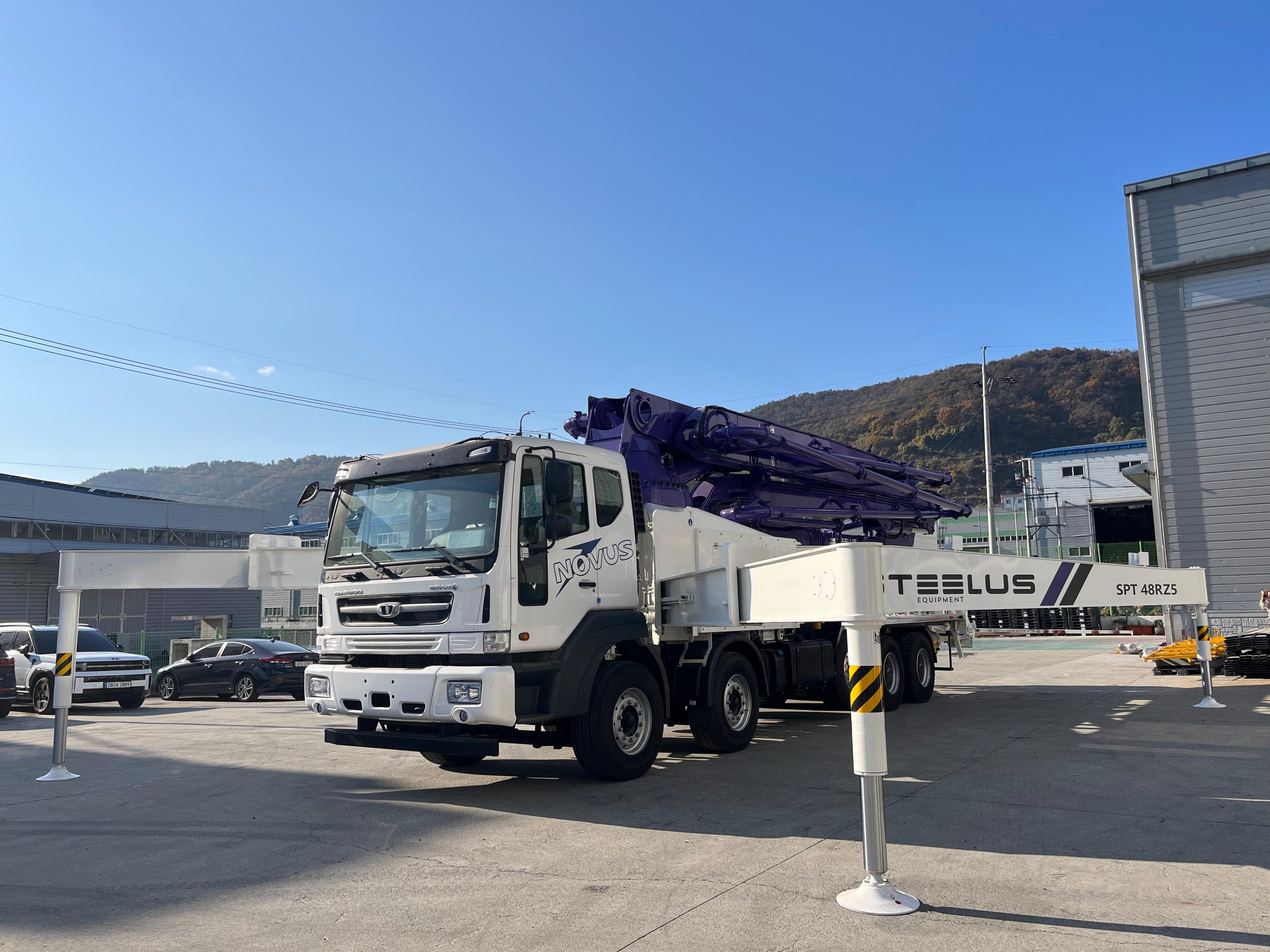 Автобетононасос Steelus SPT48RZ4 на шасси Daewoo Novus