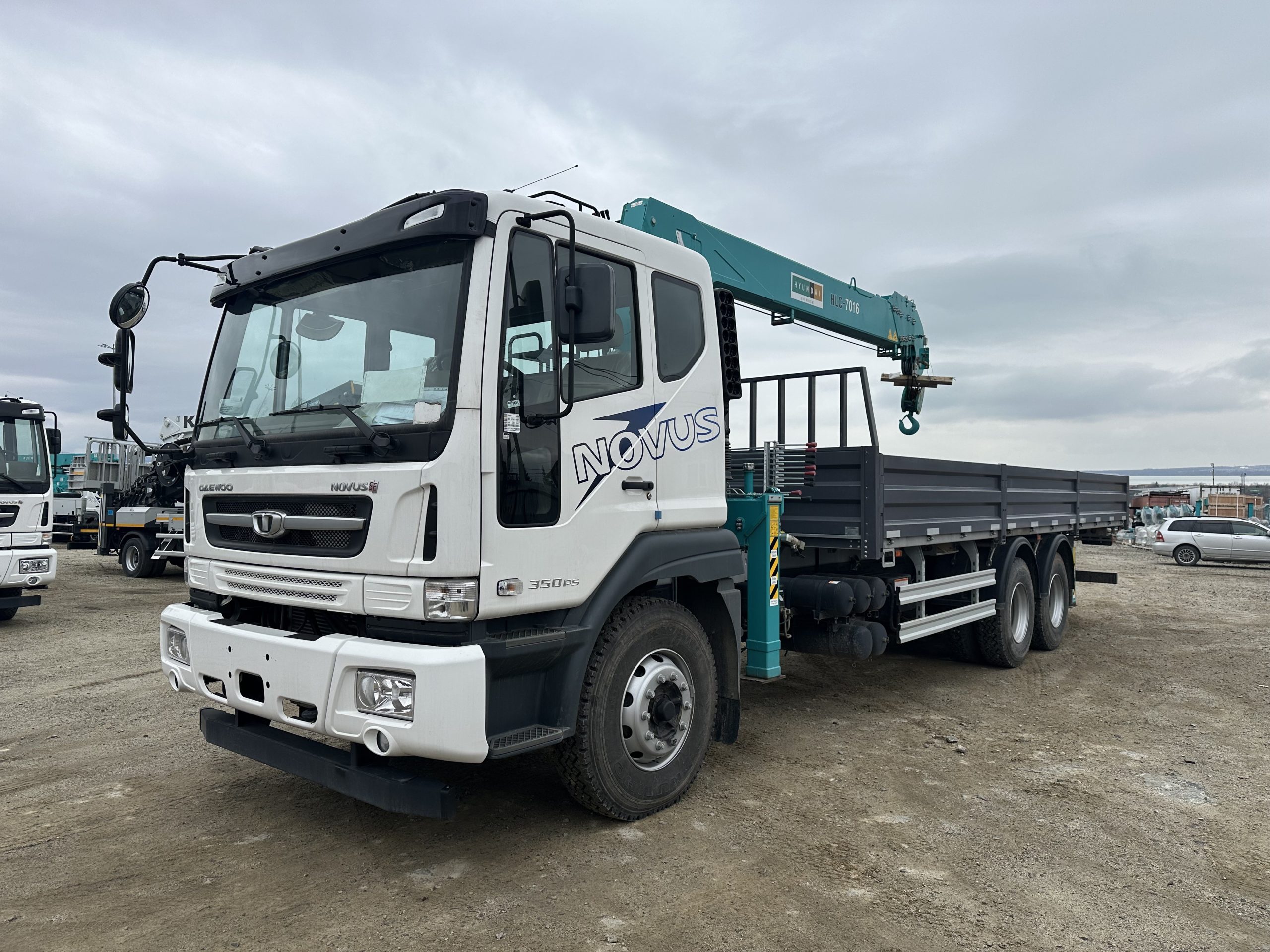 ТС с бортовой платформой и КМУ на шасси Daewoo Novus