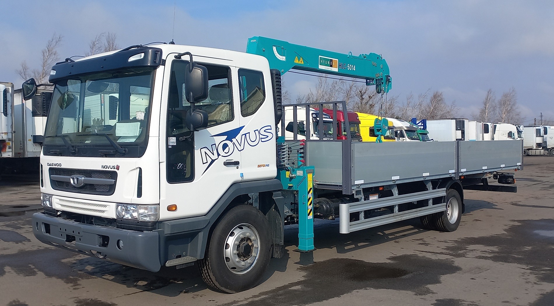 ТС с бортовой платформой и КМУ на шасси Daewoo Novus