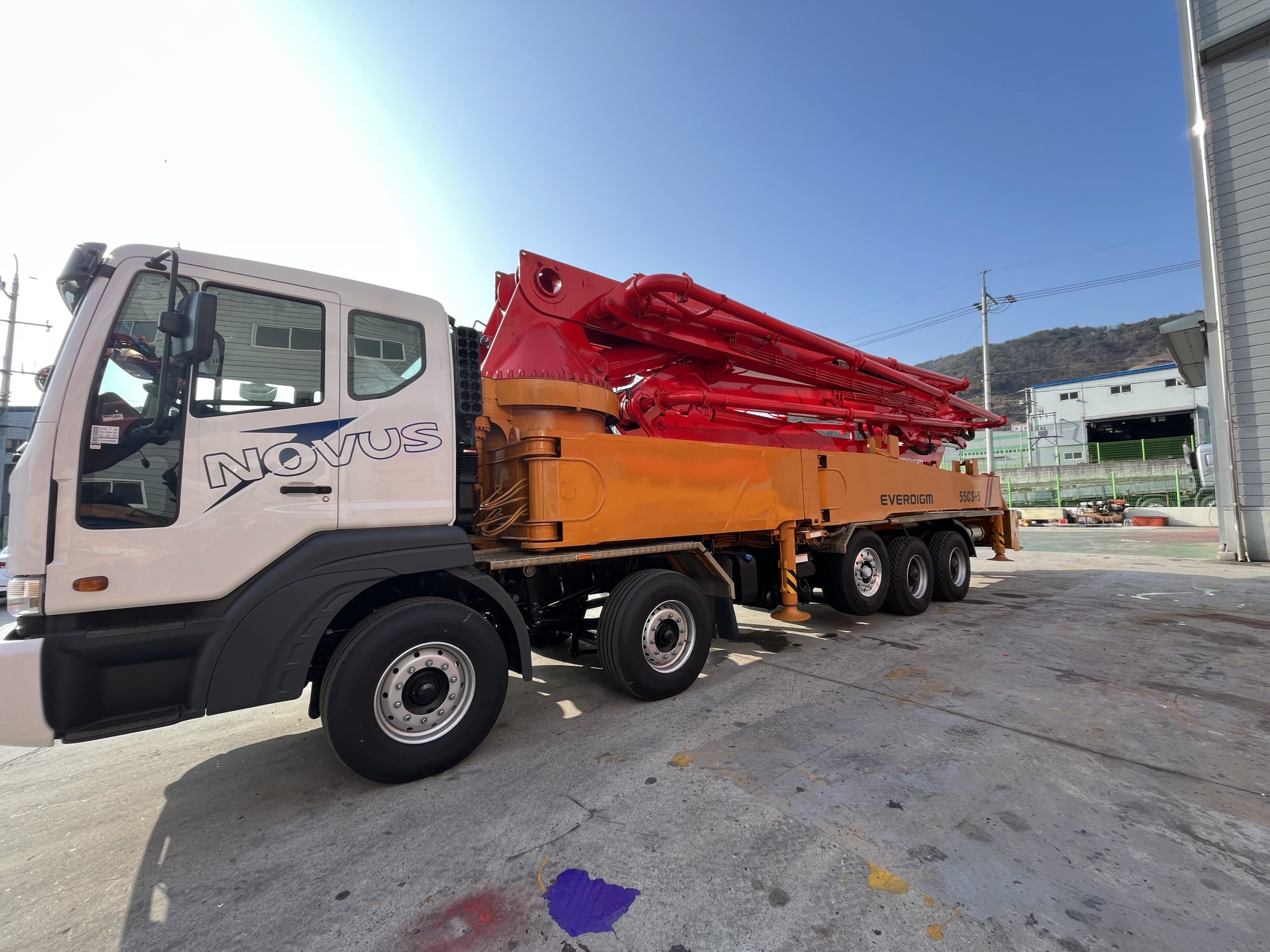 Б/У автобетононасос Everdigm HCP52.18 на шасси Daewoo Novus