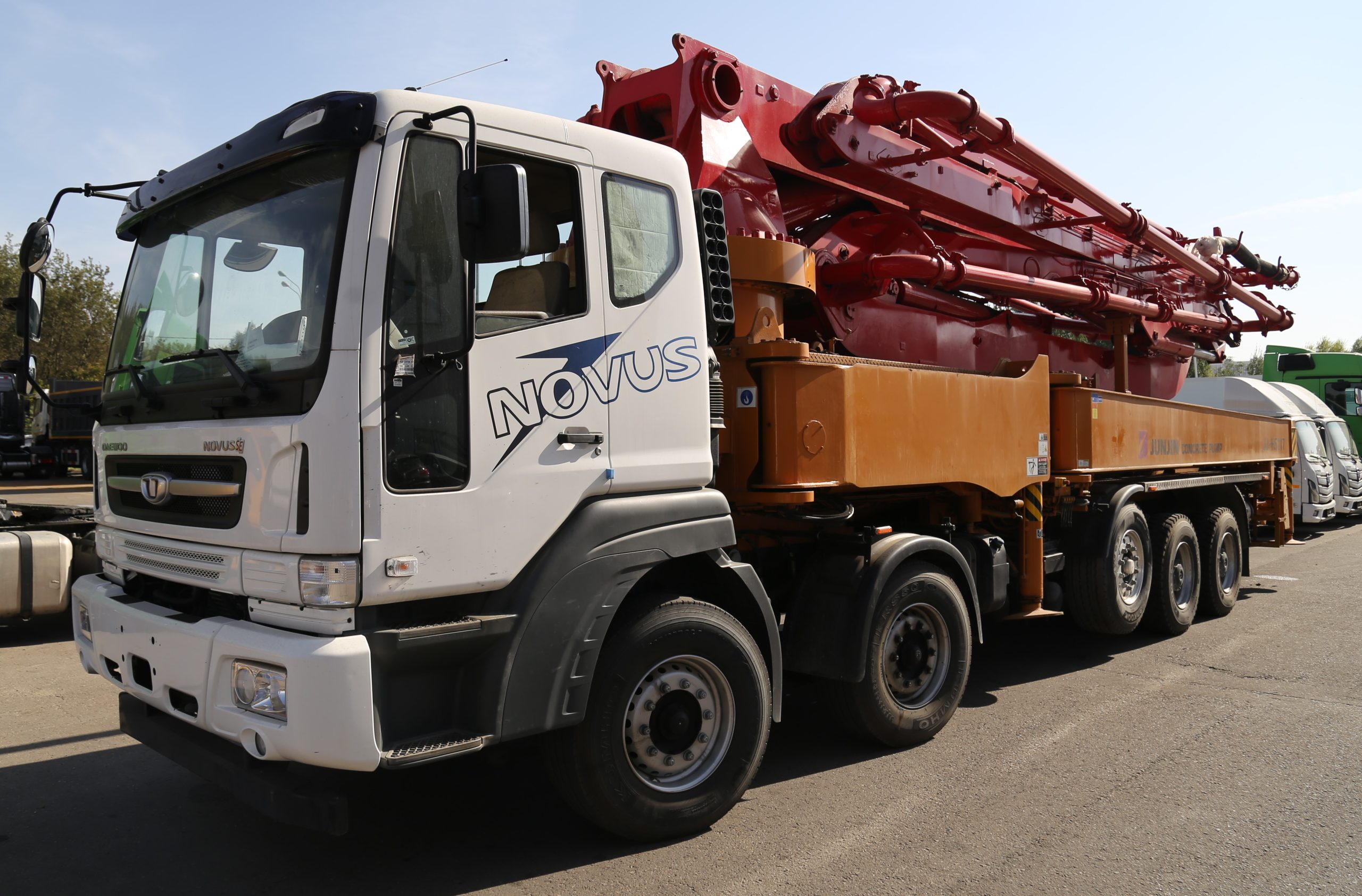 Б/У автобетононасос Junjin JJRZ52-5.16HP на шасси Daewoo Novus