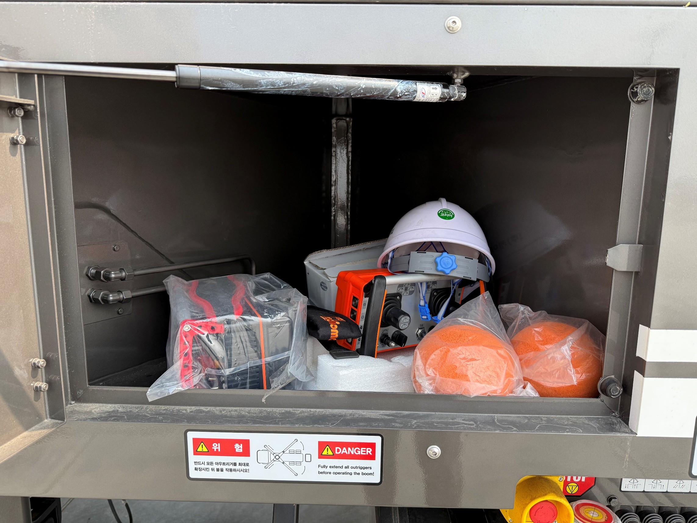 Автобетононасос KCP 27ZX на шасси Foton M18