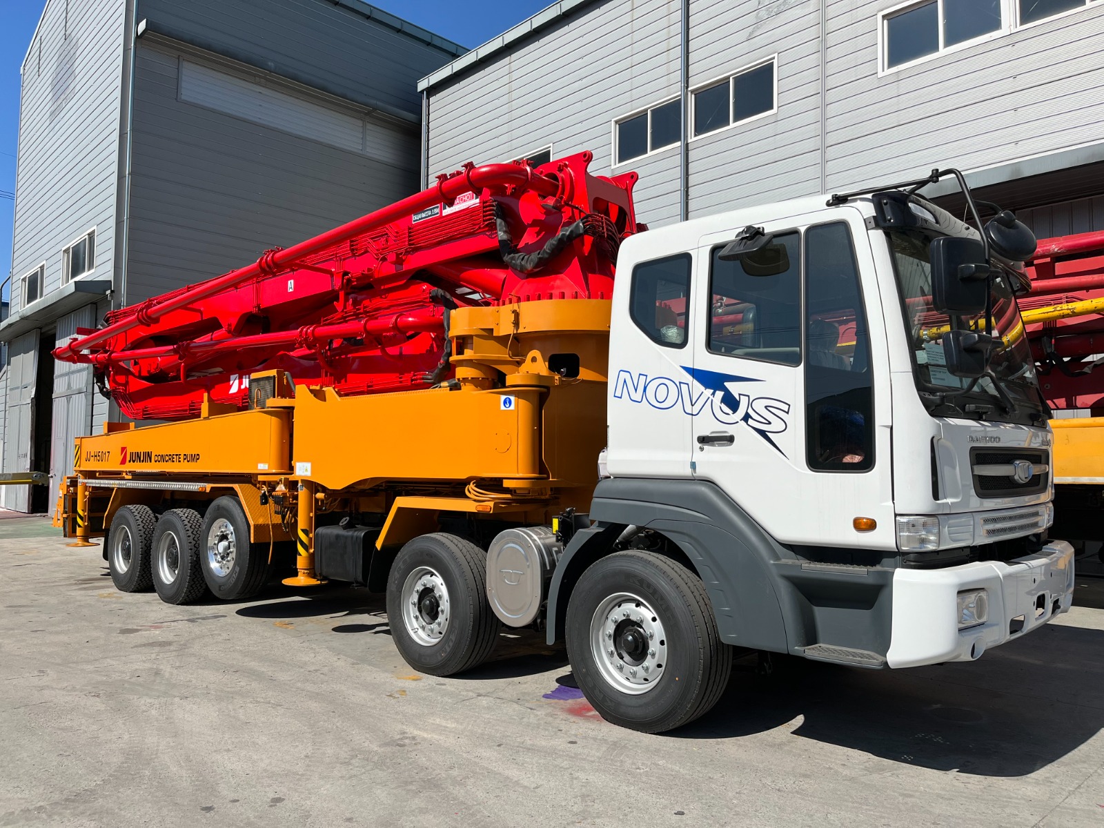 Б/У автобетононасос Junjin JXRZ50-5.16HP на шасси Daewoo Novus