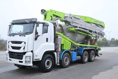 PUMI автобетононасос 32 м со смесителем Hammer JBC32M-4 на шасси Isuzu Giga